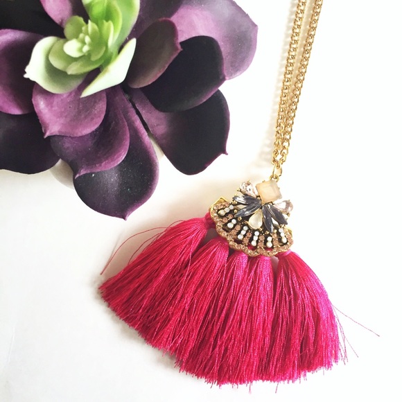 Jewelry - ✨Semi-Circle Pink Tassel Pendant Long Necklace.